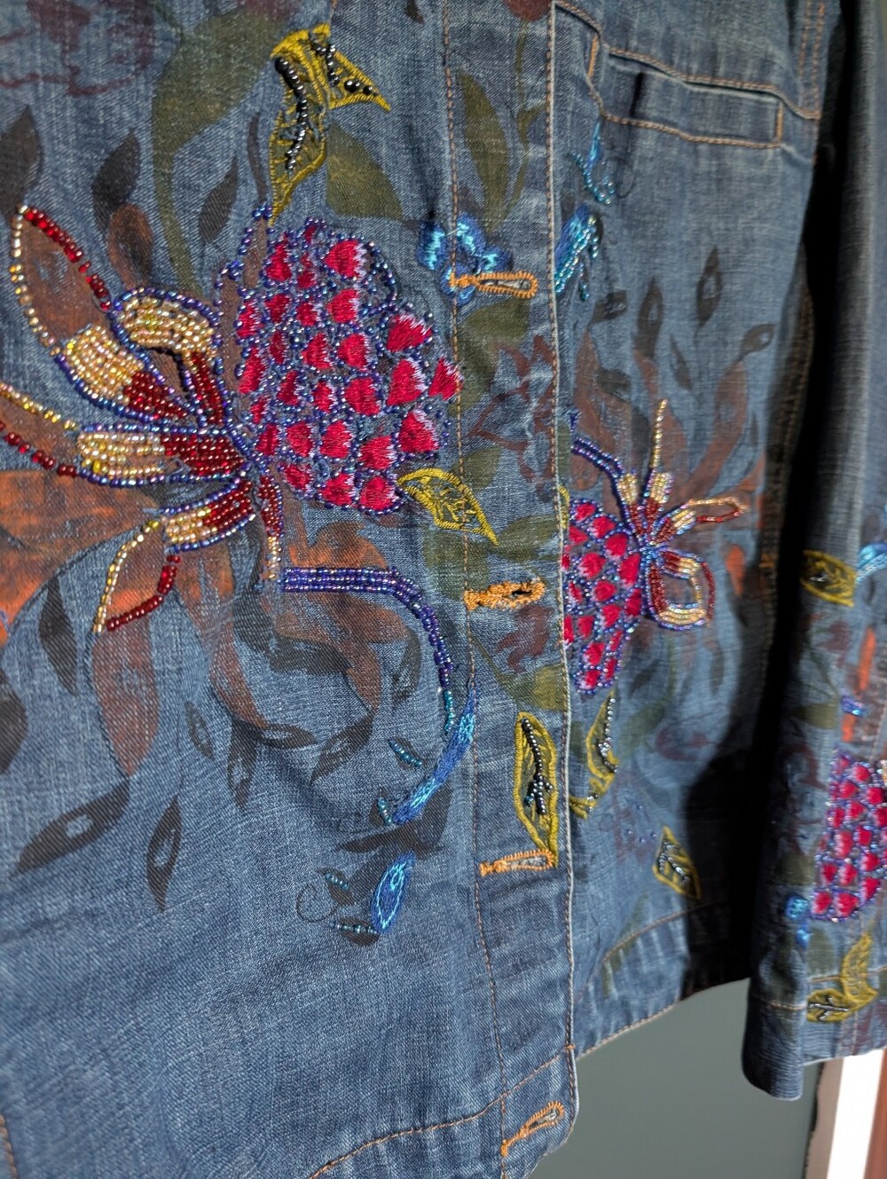 Chico's Embroidered Blue Denim Jacket with Multicolor Floral Accents Size 1 - Picture 6 of 9